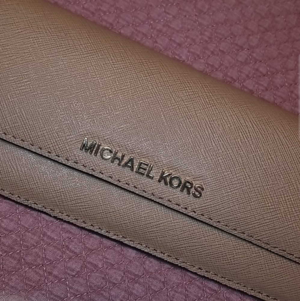 Michael kors wallet